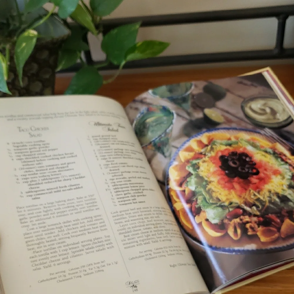 Vtg 1994- Light & Luscious Cookbook By Oxmoor House, Inc - 240 Pages